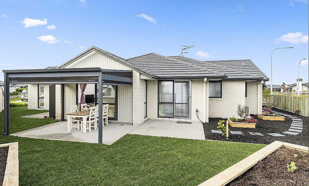 50 Kuru Place, Papamoa - Carousel 1