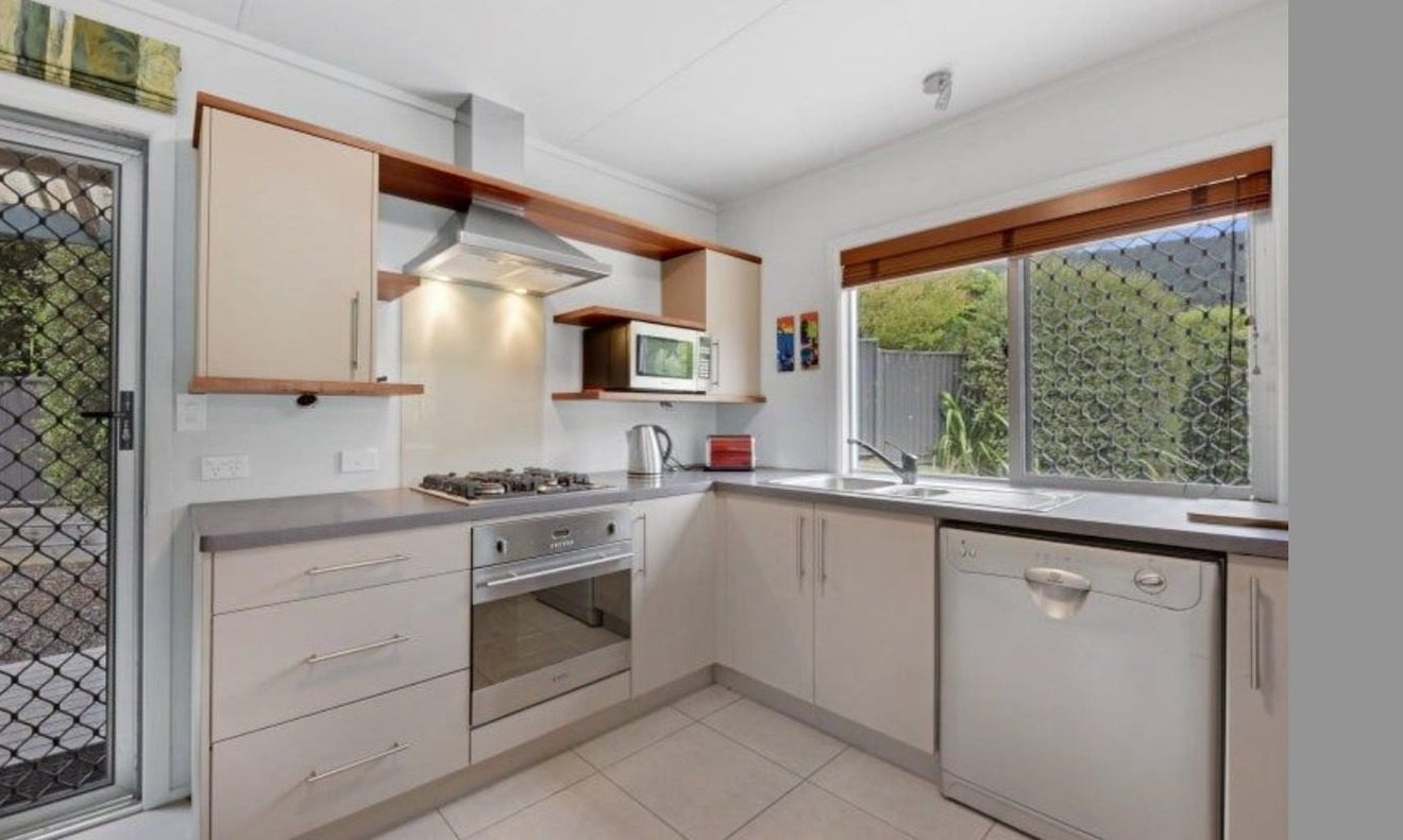 6 Mccormicks Road, Whatamango Bay, Picton - Carousel 2