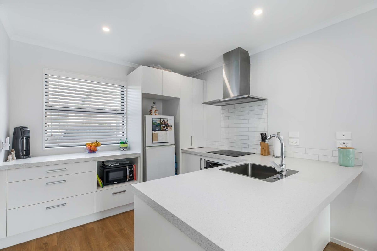 30 Vincent McGrath Crescent, Swanson, Auckland - Carousel 2