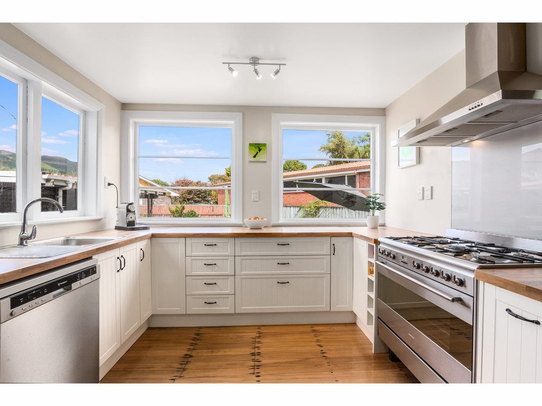 2 Puriri Street, Woburn, Lower Hutt - Carousel 2
