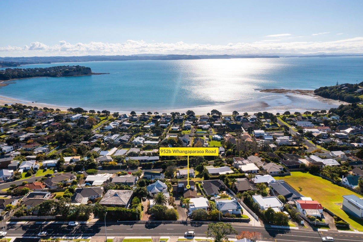 952B Whangaparaoa Road, Manly, Whangaparaoa - Carousel 2
