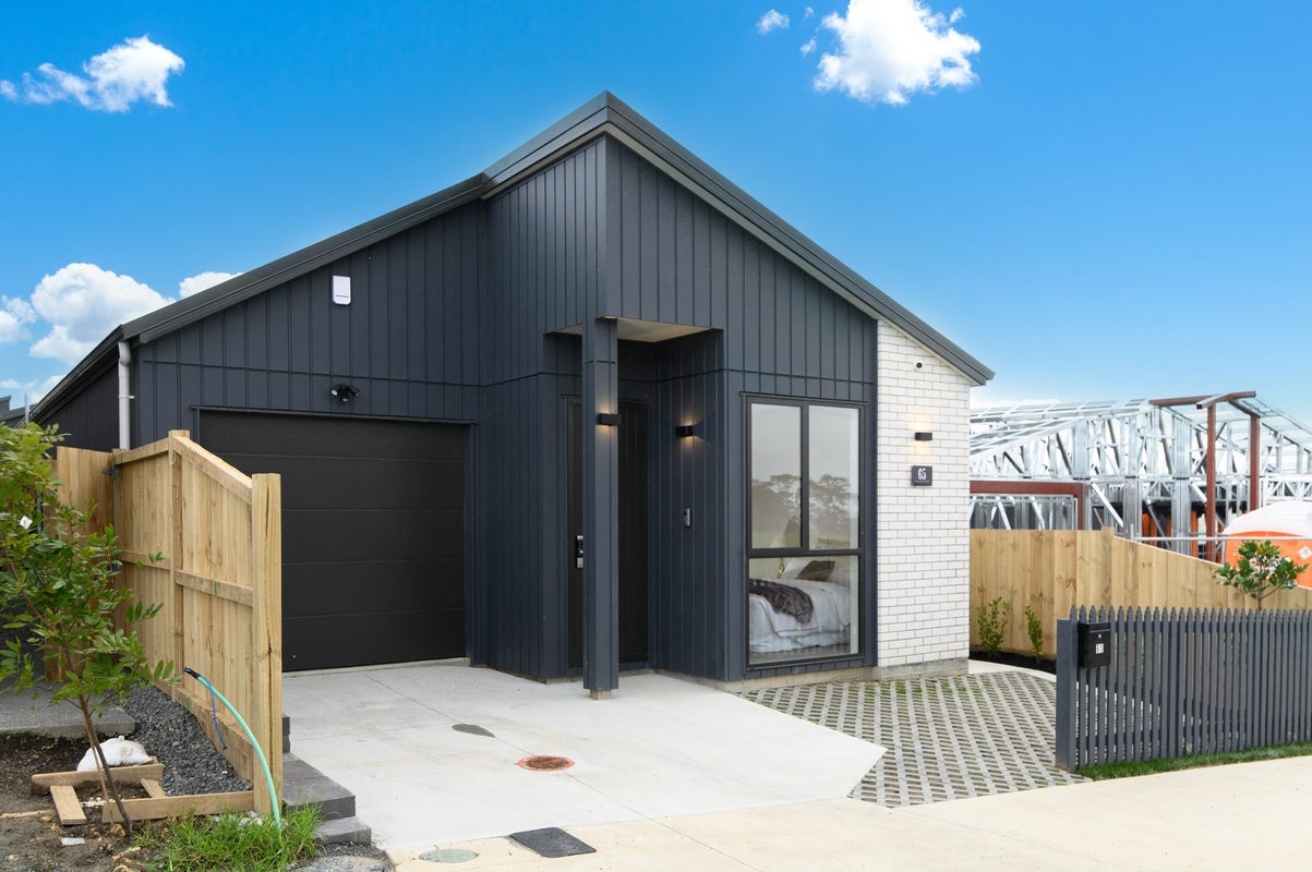 65 Horokaka Street, Massey, Auckland - Carousel 2