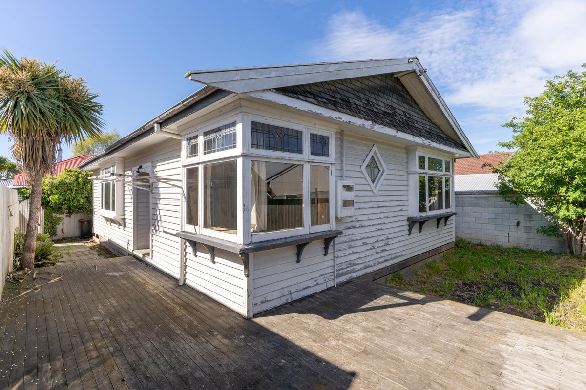 304C Ferry Road, Waltham, Christchurch - Carousel 1