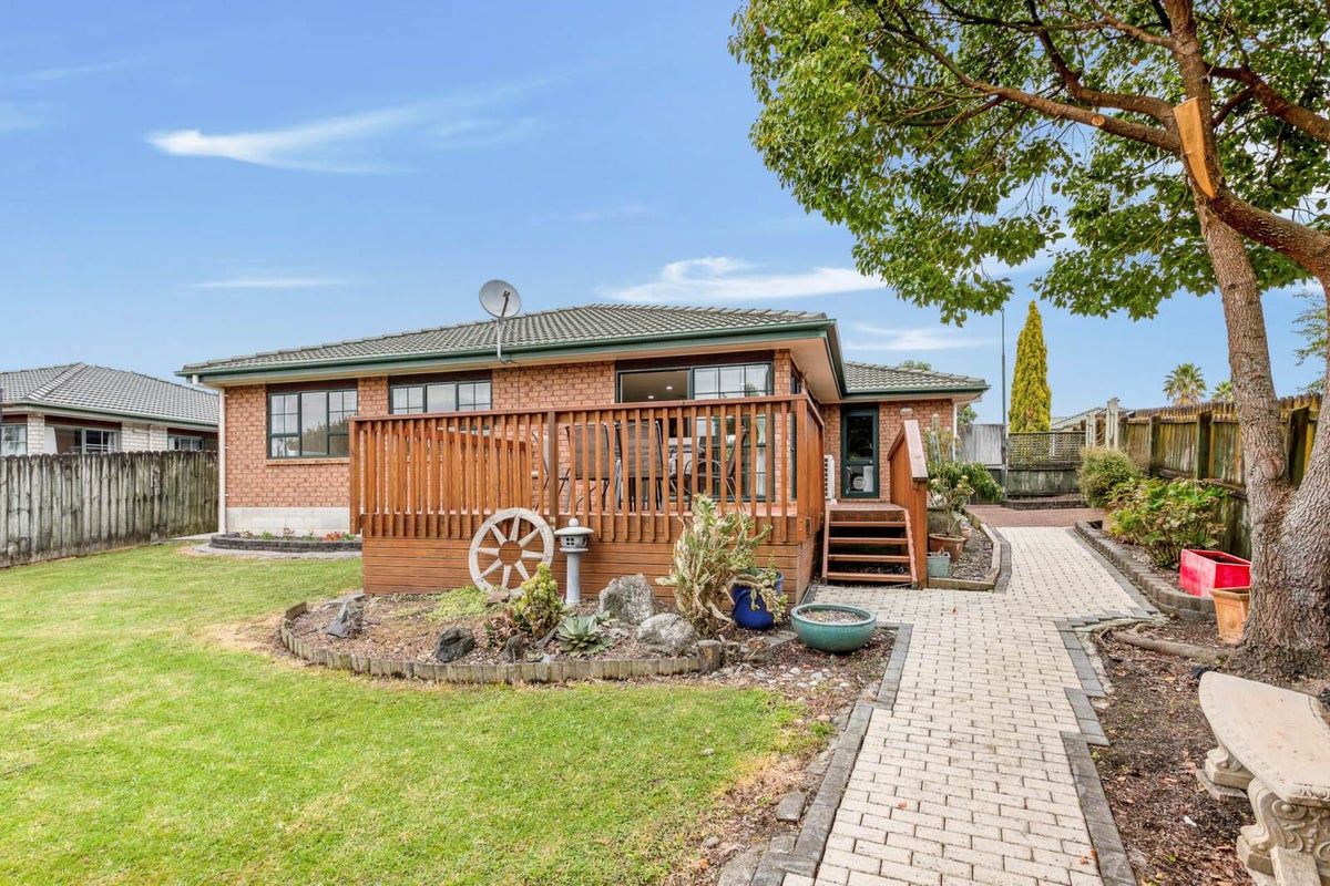 16 Martin Jugum Lane, Ranui, Auckland - Carousel 2