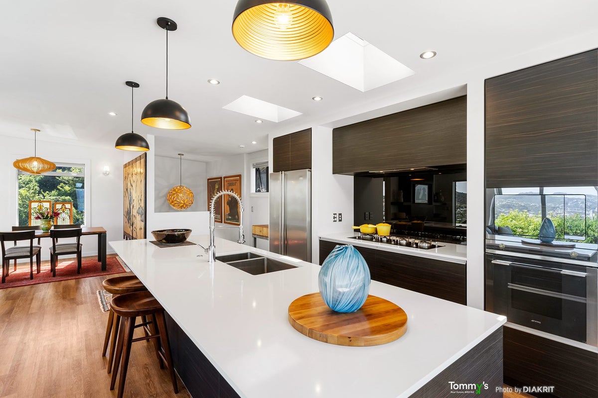 122 Nicholson Road, Khandallah, Wellington - Carousel 1