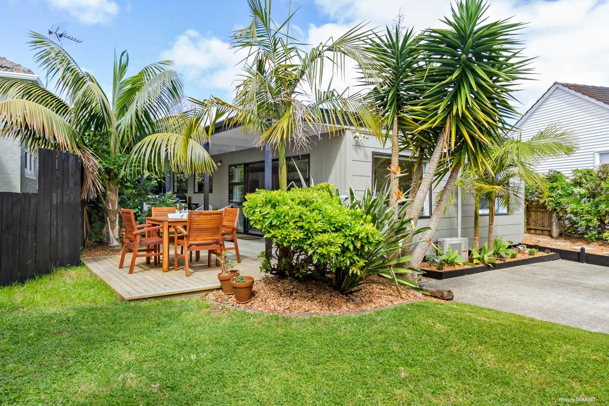 2 Hemington Street, Waterview, Auckland - Carousel 1