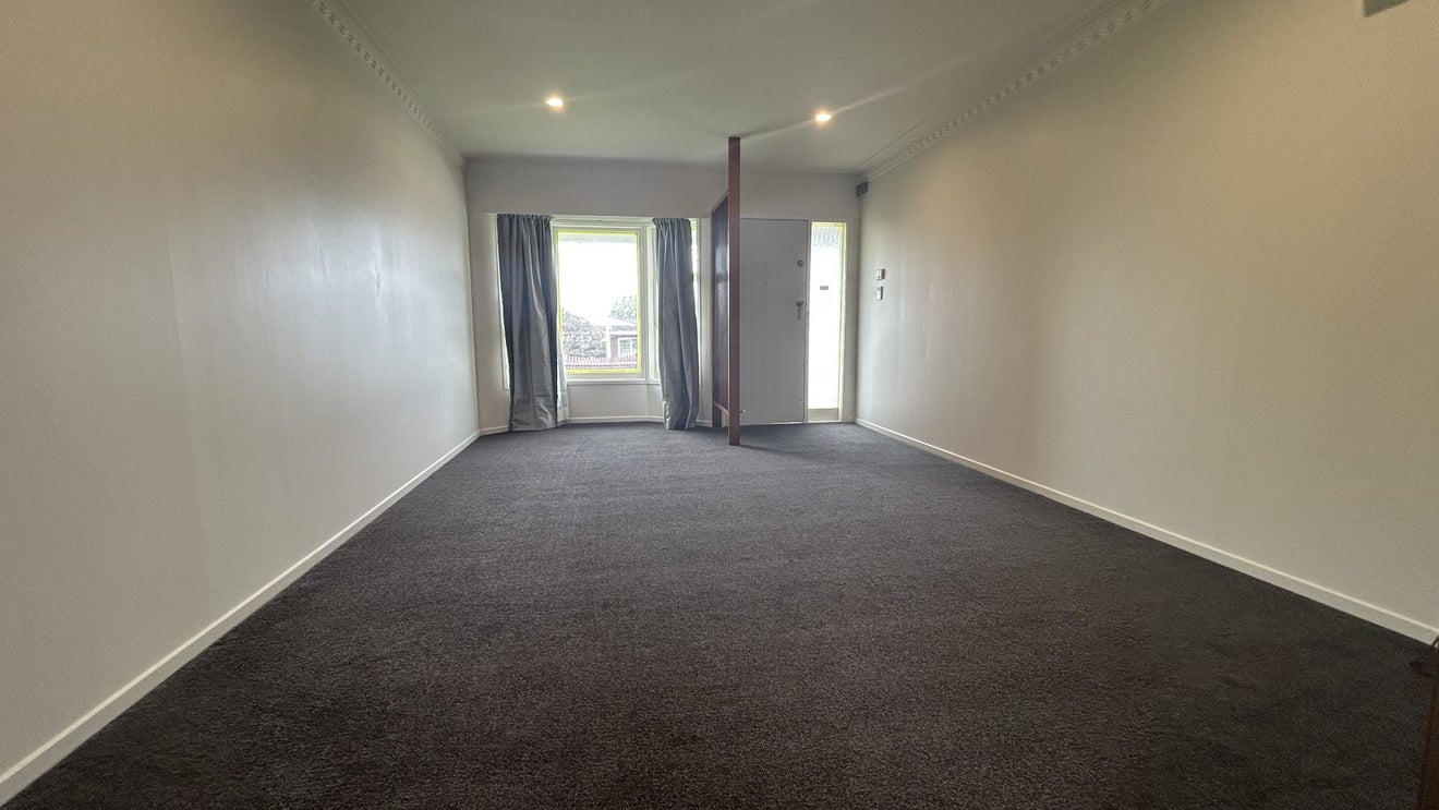 1/1 Suzetta Place, Sunnyhills, Auckland - Carousel 2