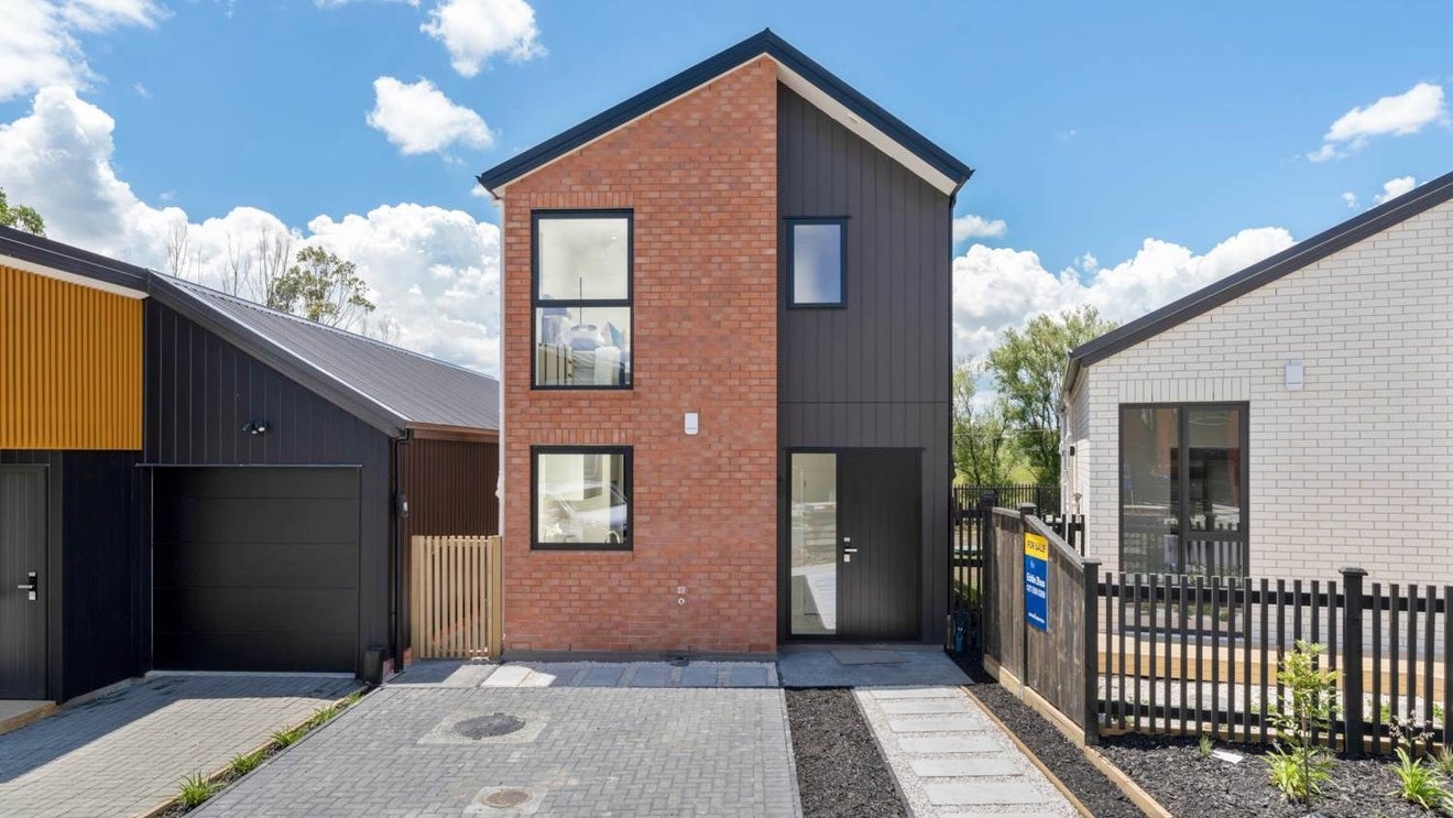 14 Paretao Street, Massey, Auckland - Carousel 1