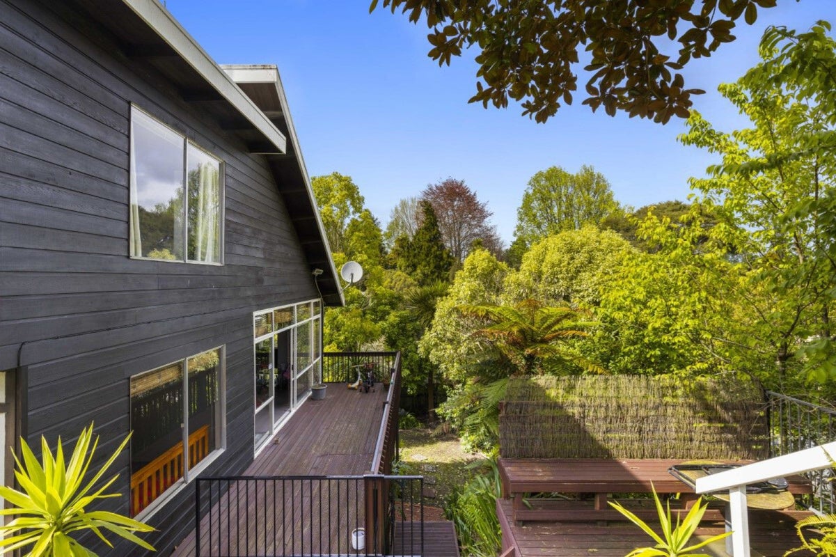 17 Jennifer Place, Chartwell, Hamilton - Carousel 1