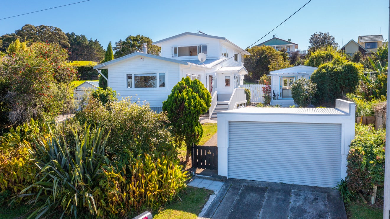 20 Sea View Road, Warkworth - Carousel 1