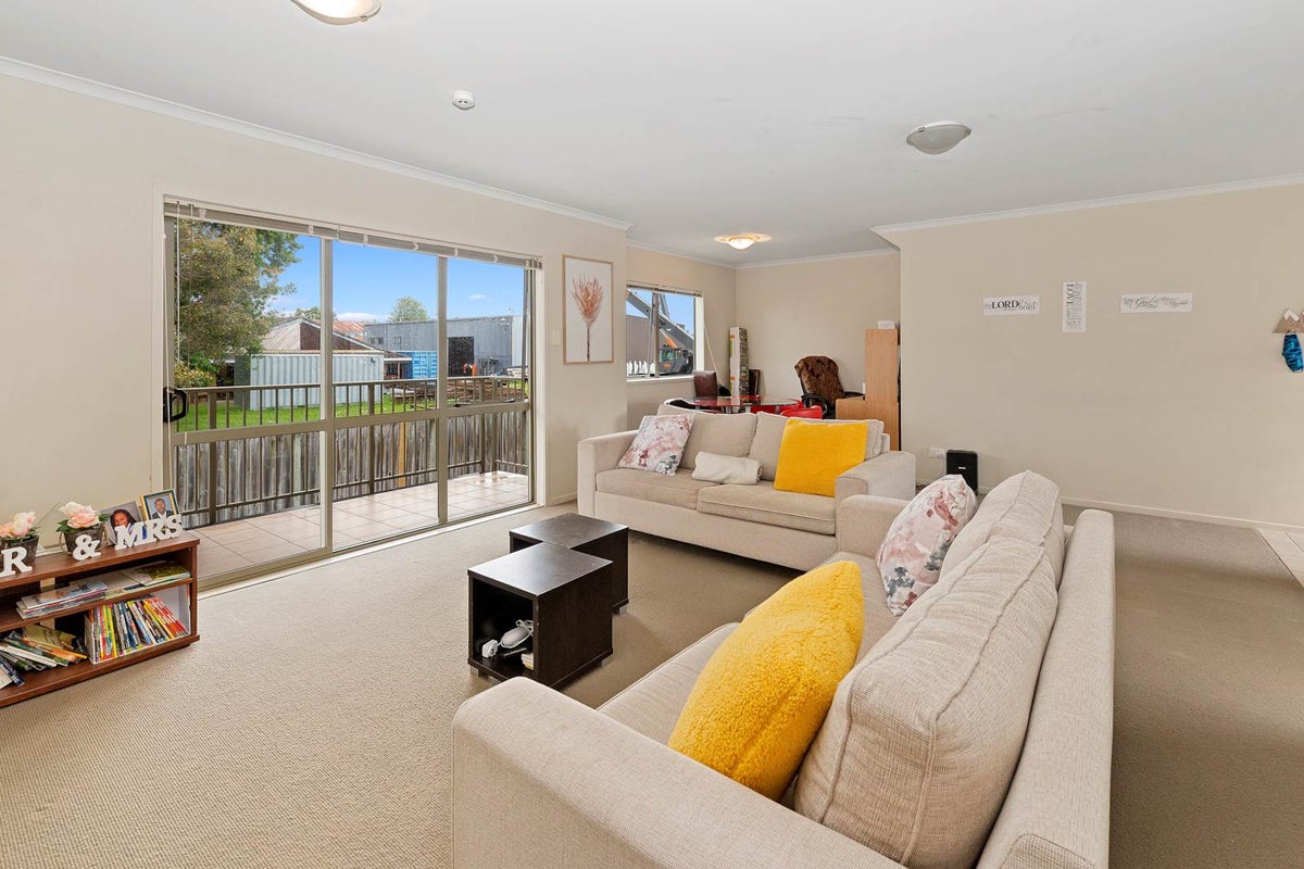 176/172 Mcleod Road, Te Atatu South, Auckland - Carousel 2