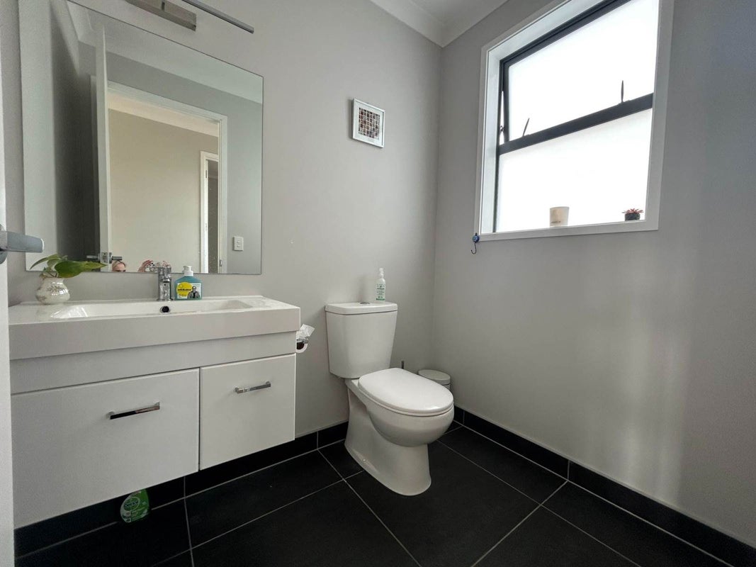 11 Bounty Road, Long Bay, Auckland - Carousel 21