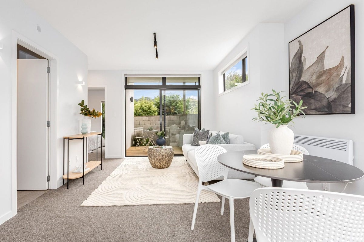 1/2 Hindmarsh Street, Johnsonville, Wellington - Carousel 1
