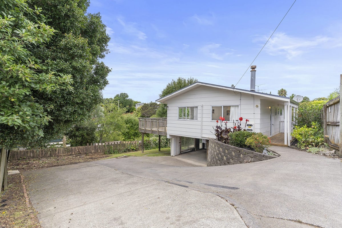 2/107 Beach Haven Road, Beach Haven, Auckland - Carousel 24