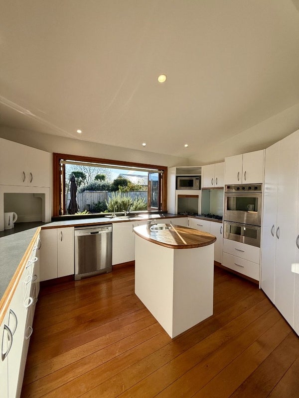 65 Grove Street, The Wood, Nelson - Carousel 2