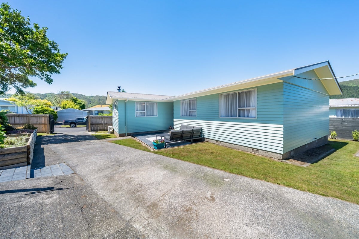 3 Newburn Grove, Wainuiomata, Lower Hutt - Carousel 1