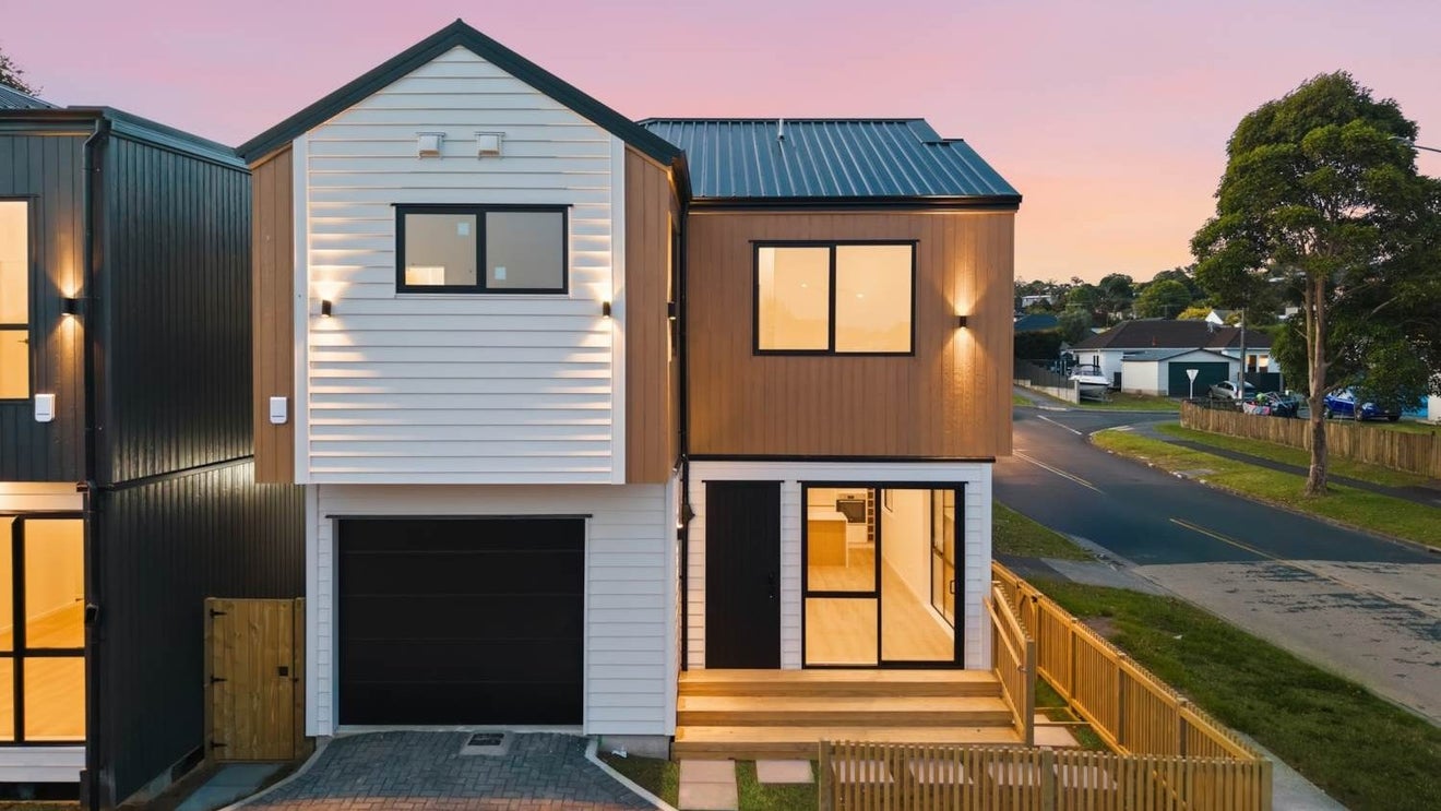 65A Apirana Avenue, Glen Innes, Auckland - Carousel 1