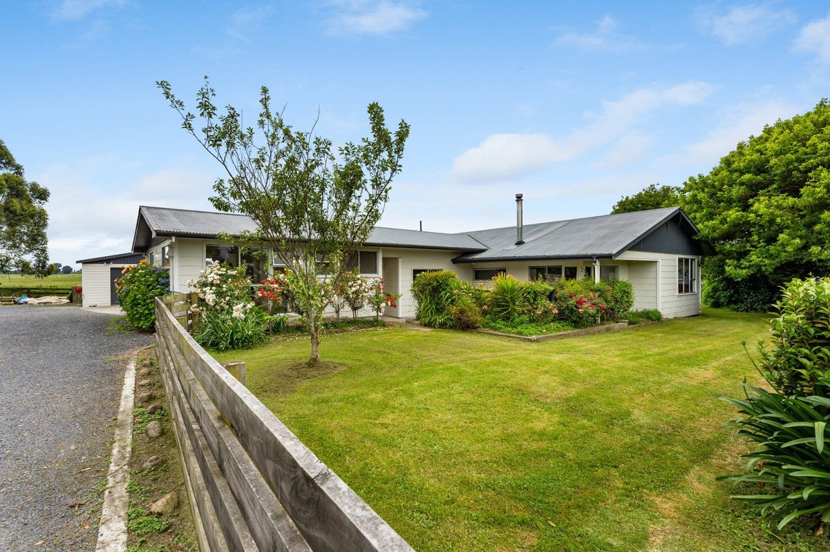 178 Waikawa Beach Road, Manakau, Levin - Carousel 2