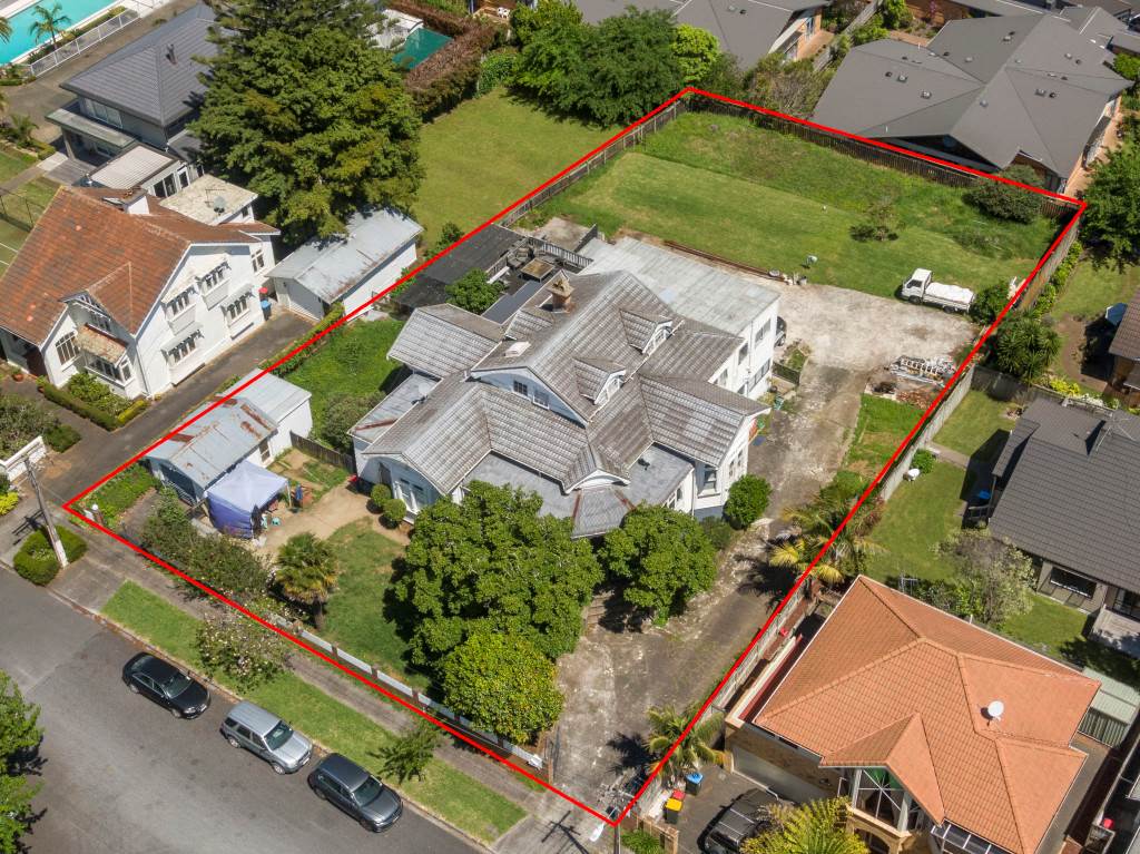 1 Lauchlan Avenue, Epsom, Auckland - Carousel 1