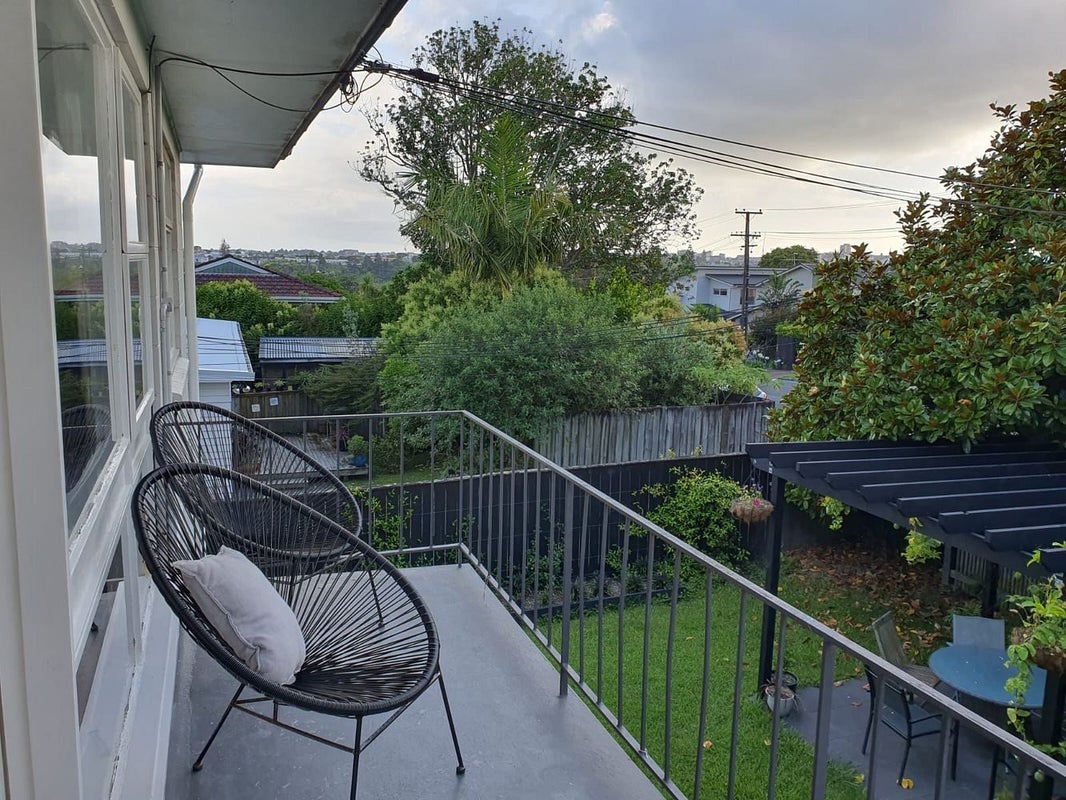 6/2 Mountain View Road, Western Springs, Auckland - Carousel 2