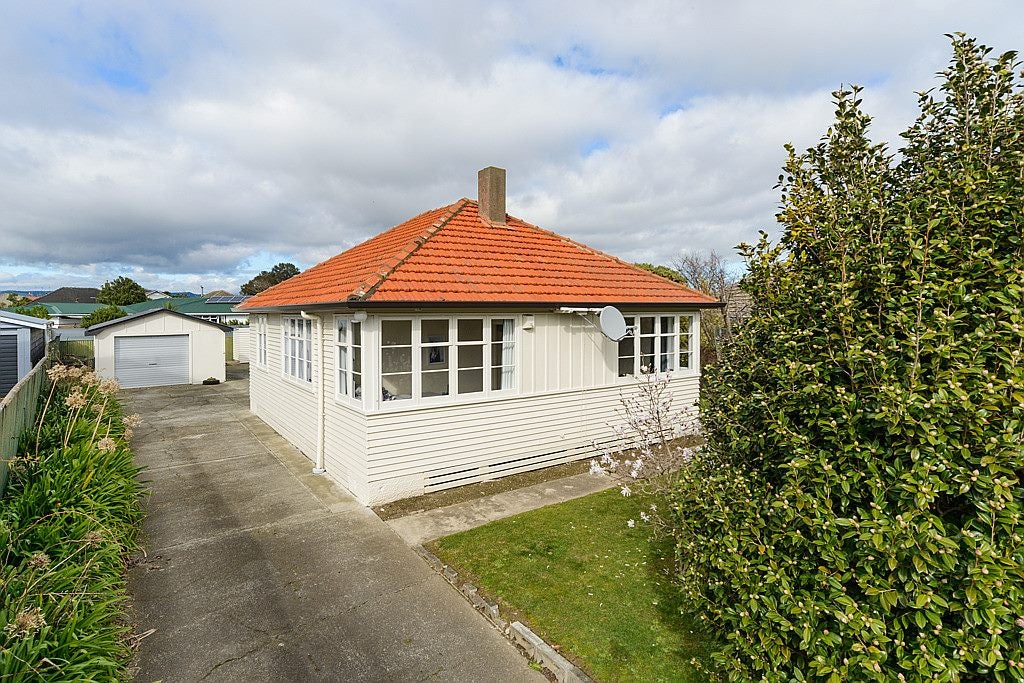 8 Hulme Street, Roslyn, Palmerston North - Carousel 1