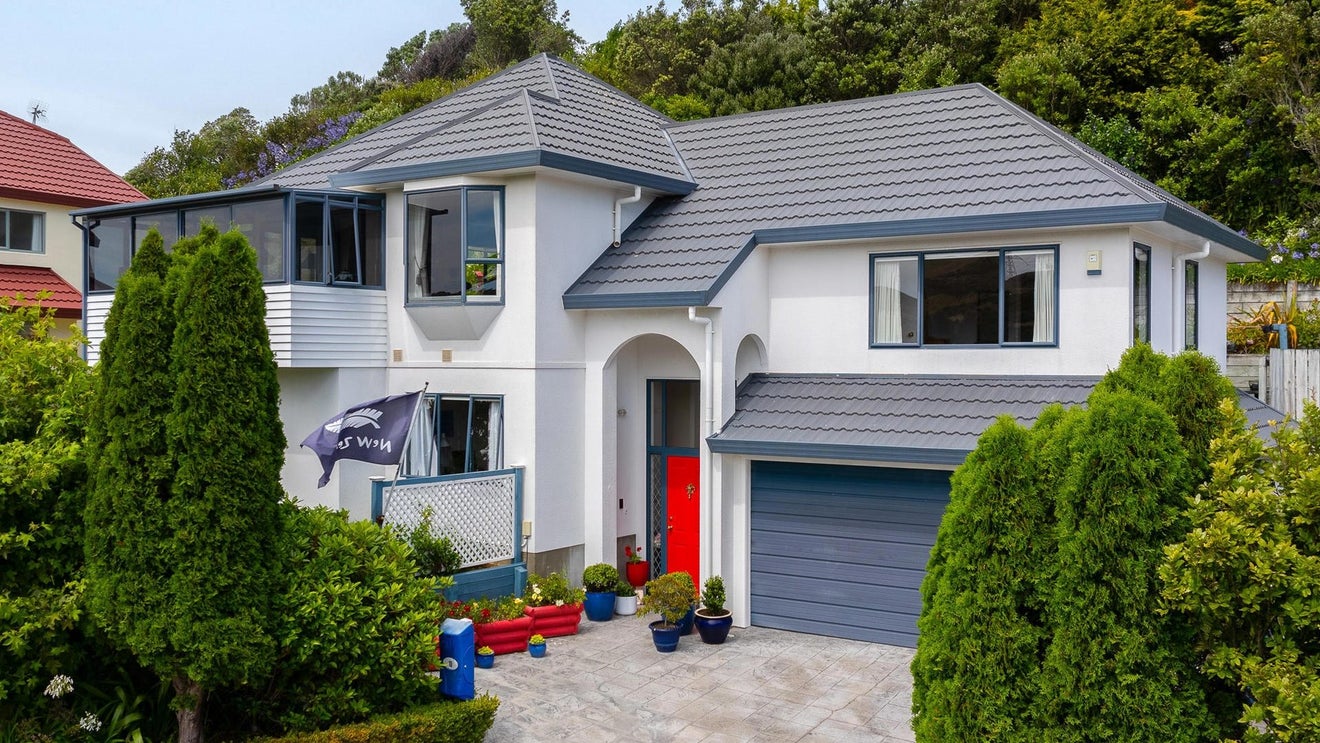 10 Huxley Grove, Churton Park, Wellington - Carousel 1