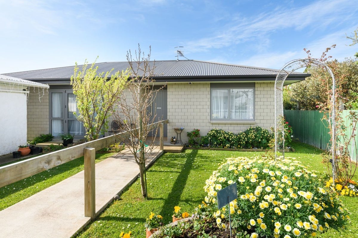 17 Sinclair Avenue, Highbury, Palmerston North - Carousel 1