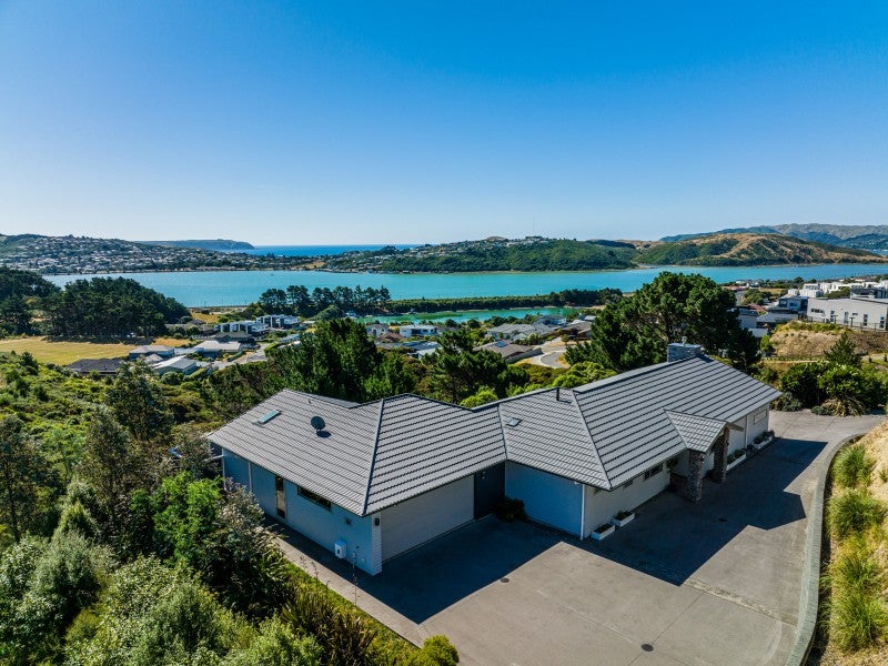 2 Hauroko Glen, Aotea, Porirua - Carousel 1