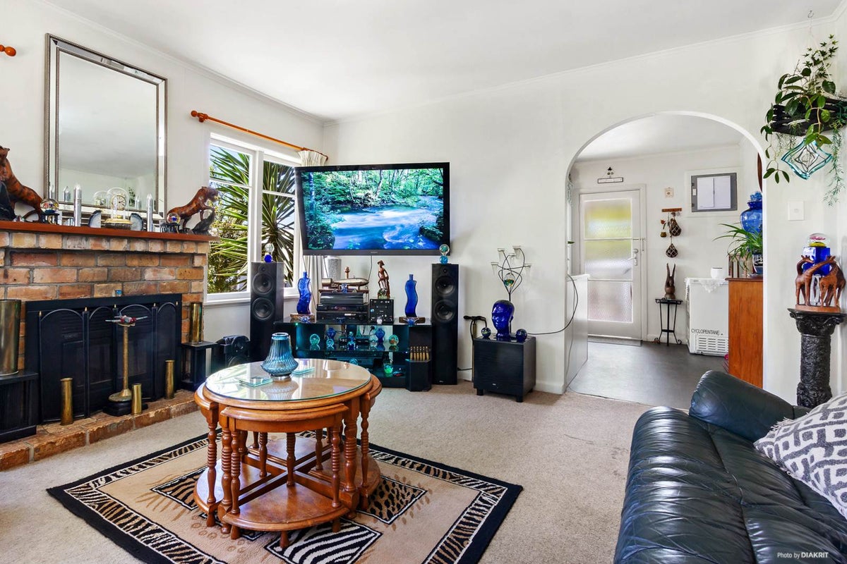 138A Atkinson Road, Titirangi, Auckland - Carousel 2