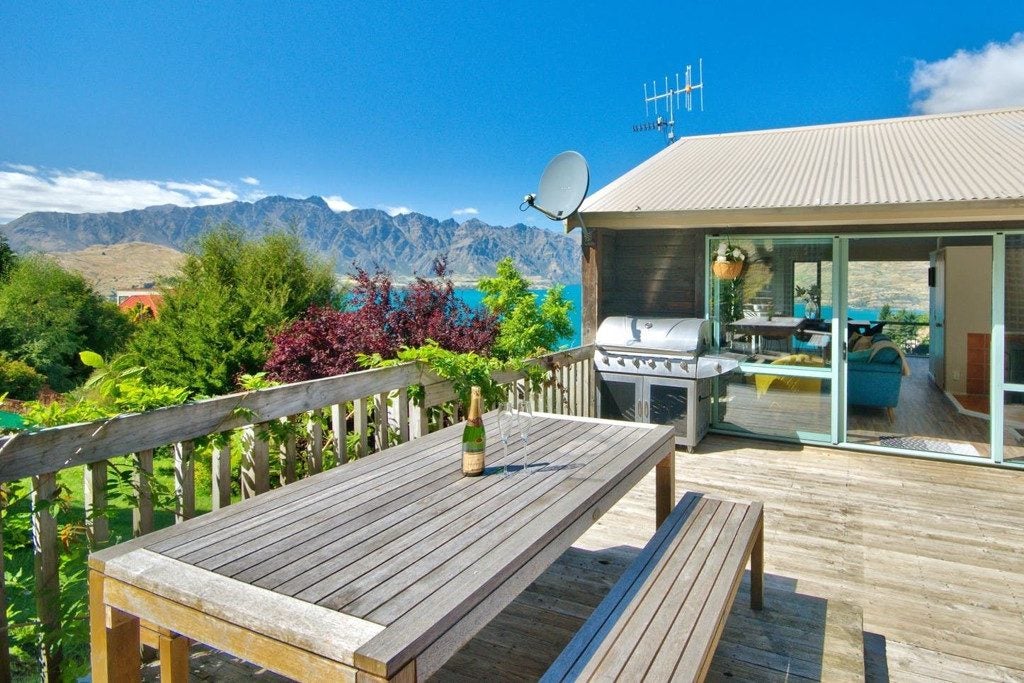 10A Caples Place, Fernhill, Queenstown - Carousel 1