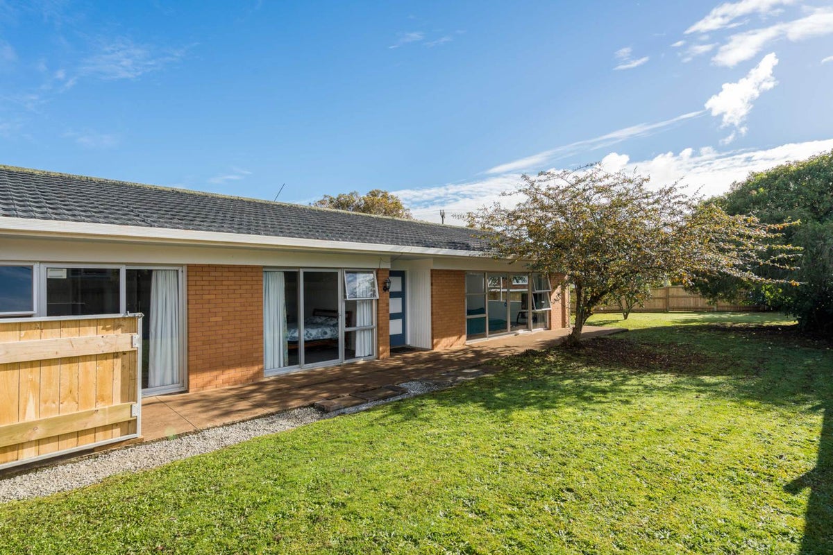 1 Tuhangi Street, Kamo, Whangarei - Carousel 2