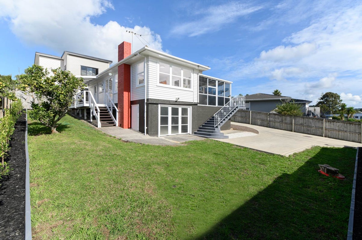 30 Kinross Street, Blockhouse Bay, Auckland - Carousel 1