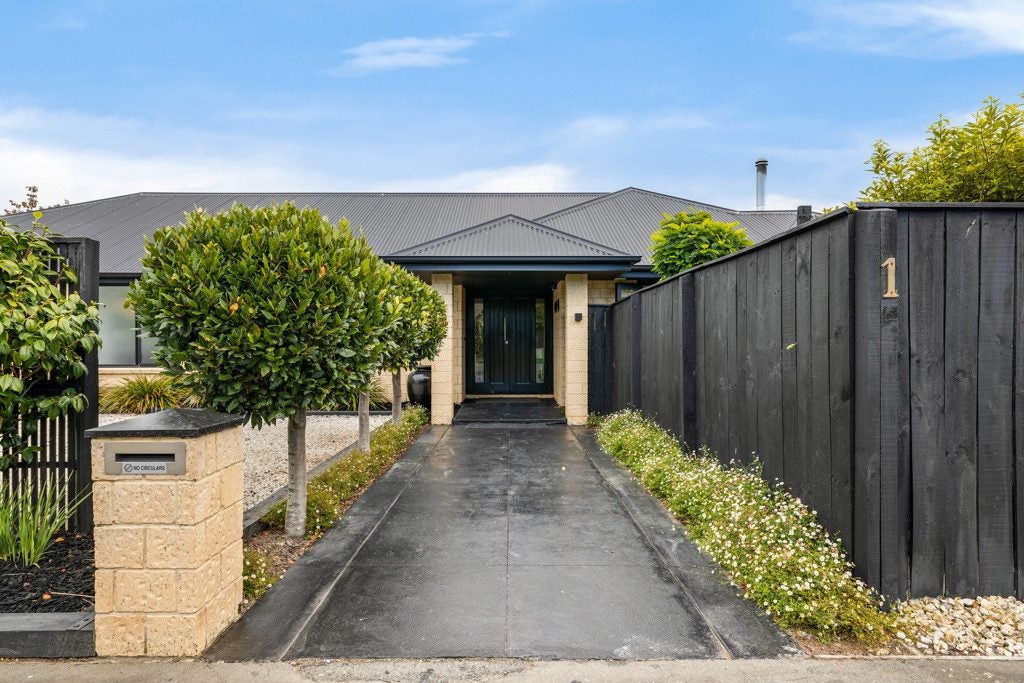 1 Riverside Lane, Spencerville, Christchurch - Carousel 1