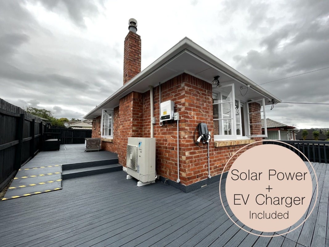 8 Daytona Road, Henderson, Auckland - Carousel 1