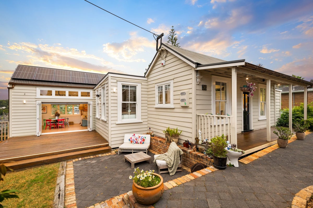 36 West Lynn Road, Titirangi, Auckland - Carousel 1