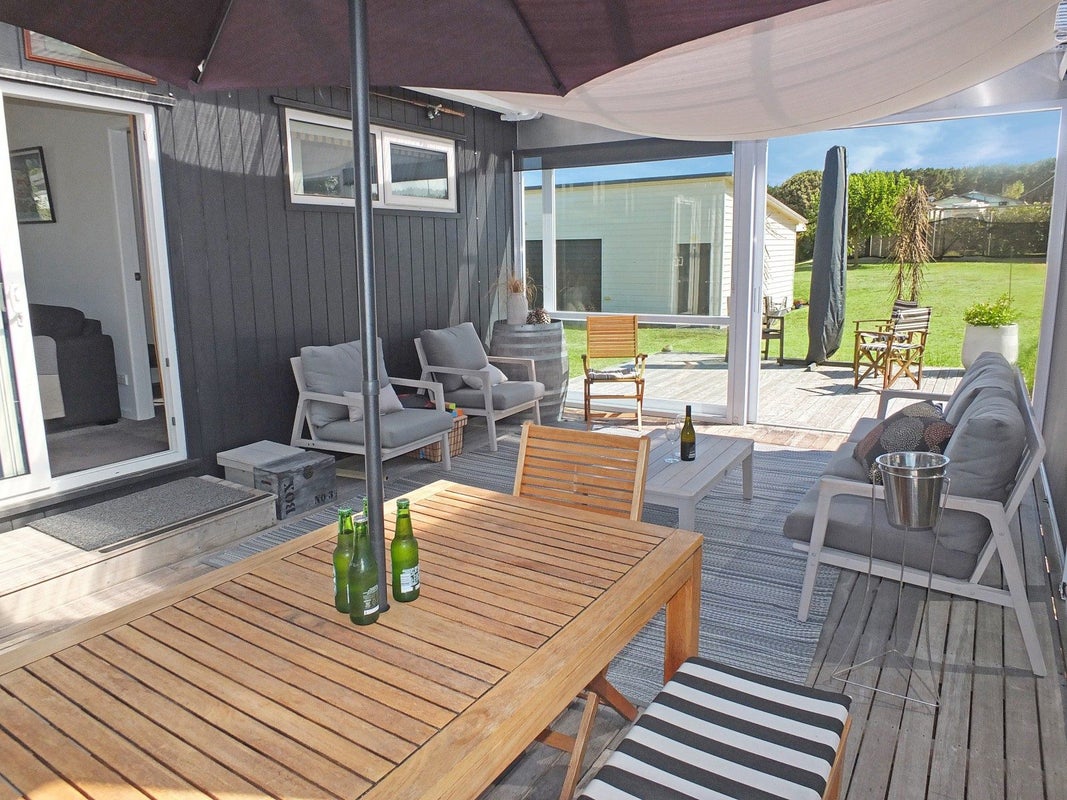 3 Kent Terrace, Foxton Beach, Foxton - Carousel 2