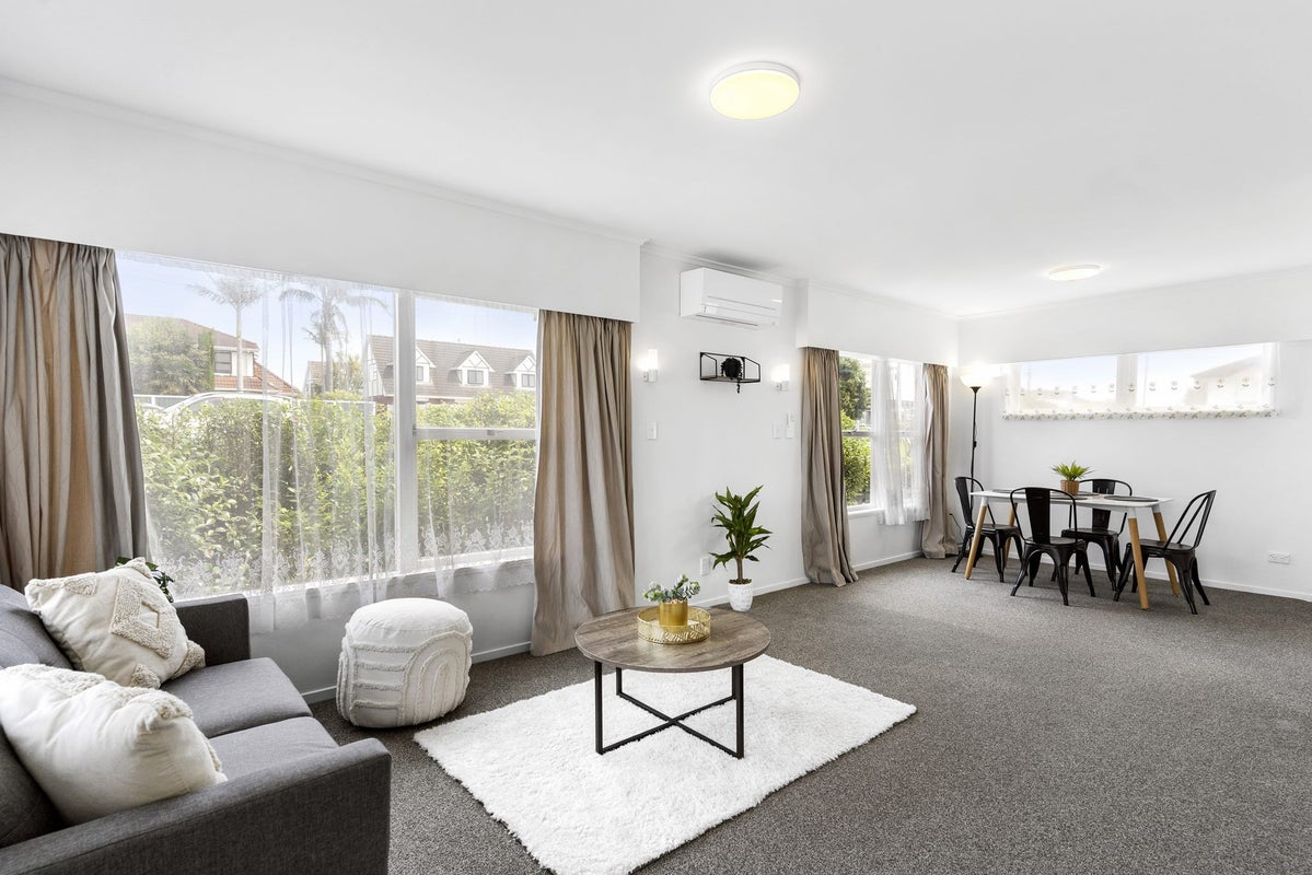 1/45 East Coast Road, Milford, Auckland - Carousel 1