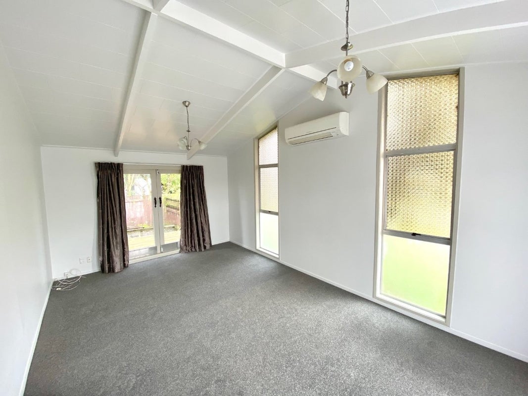 31 Karen Crescent, Dinsdale, Hamilton - Carousel 2