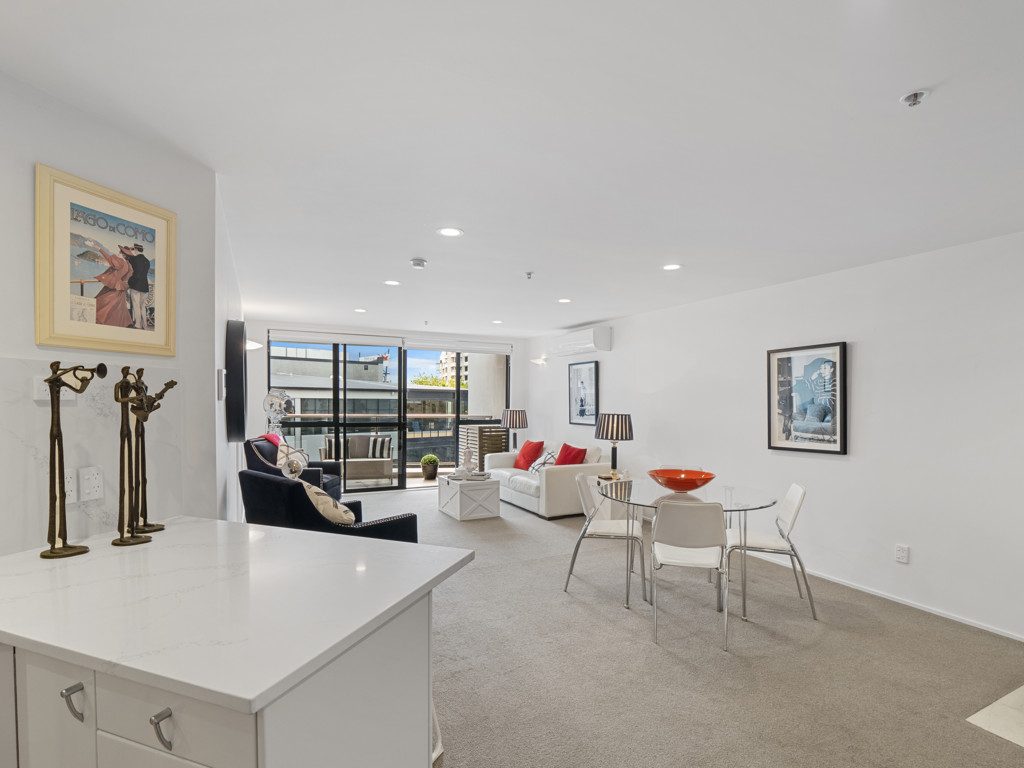 4I/175 Hurstmere Road, Takapuna, Auckland - Carousel 2