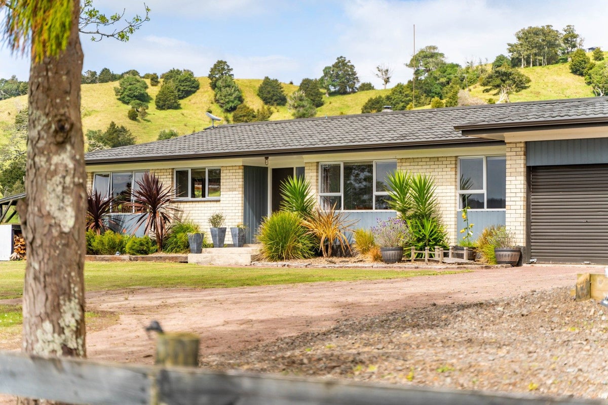 9 Rowlands Road, Ruatangata West, Whangarei - Carousel 1