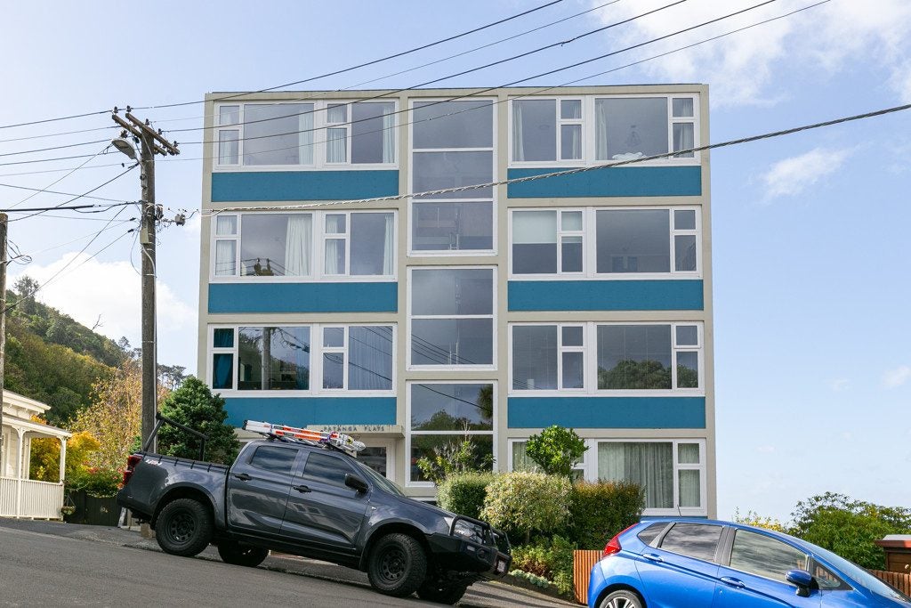 8/24 Patanga Crescent, Thorndon, Wellington - Carousel 2