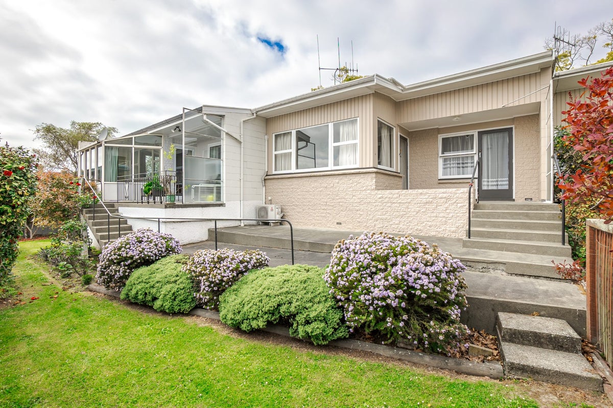 2/9 Park Lane, Highfield, Timaru - Carousel 1