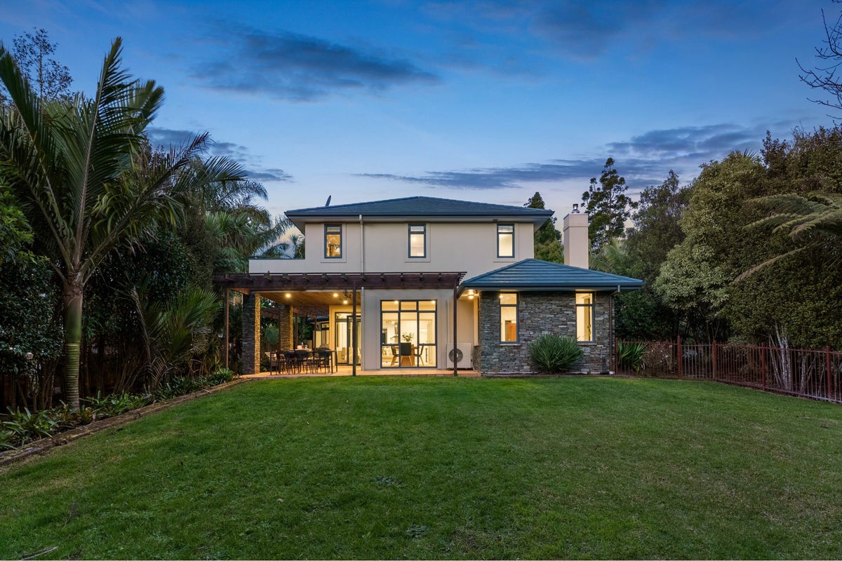 11 Churchouse Road, Greenhithe, Auckland - Carousel 1