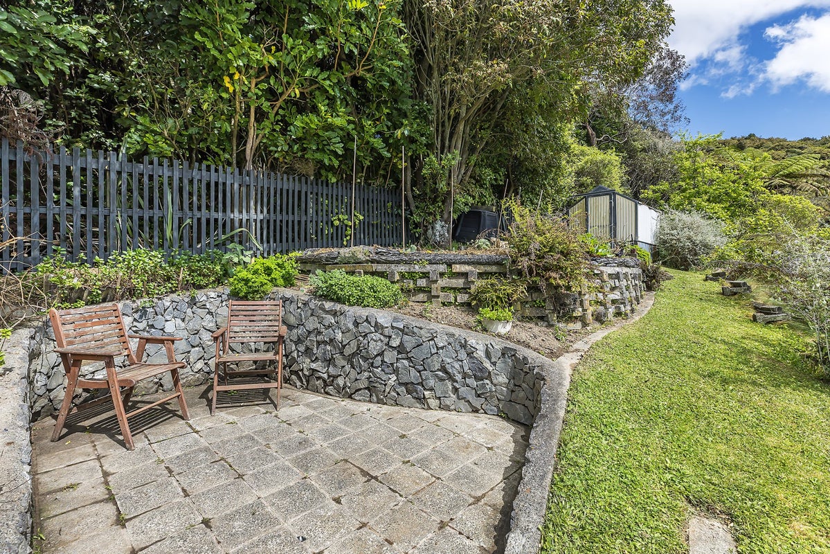 20 Balliol Drive, Tawa, Wellington - Carousel 23