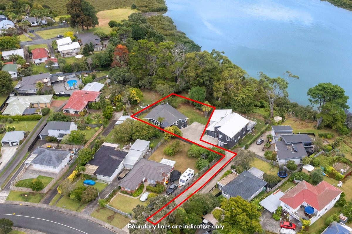32 Abbotleigh Avenue, Te Atatu Peninsula, Auckland - Carousel 21