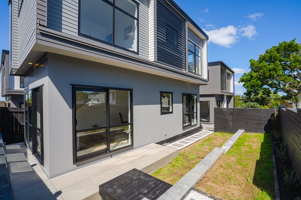 10A Edgar Pearce Place, Howick, Auckland - Carousel 1