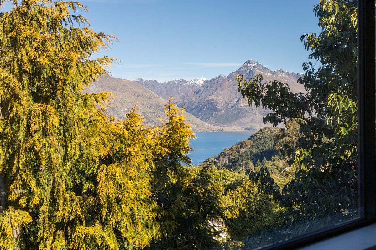 3 Wye Place, Fernhill, Queenstown - Carousel 25