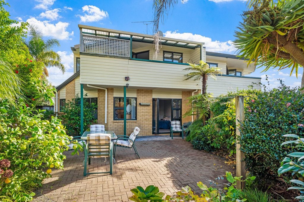 68 Palmgreen Court, Stanmore Bay, Whangaparaoa - Carousel 1