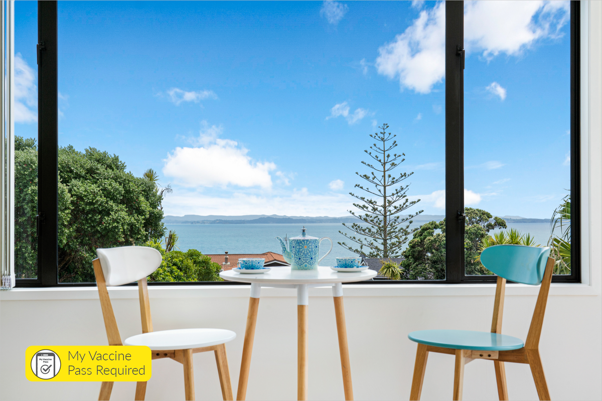 49 Pacific Parade, Army Bay, Whangaparaoa - Carousel 1