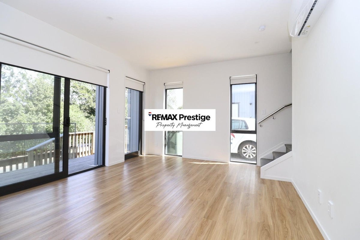 2 Korokio Lane, Henderson, Auckland - Carousel 2